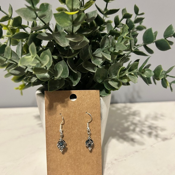 Swarovski Jewelry - Elegant Silver and Blue Swarovski Earrings